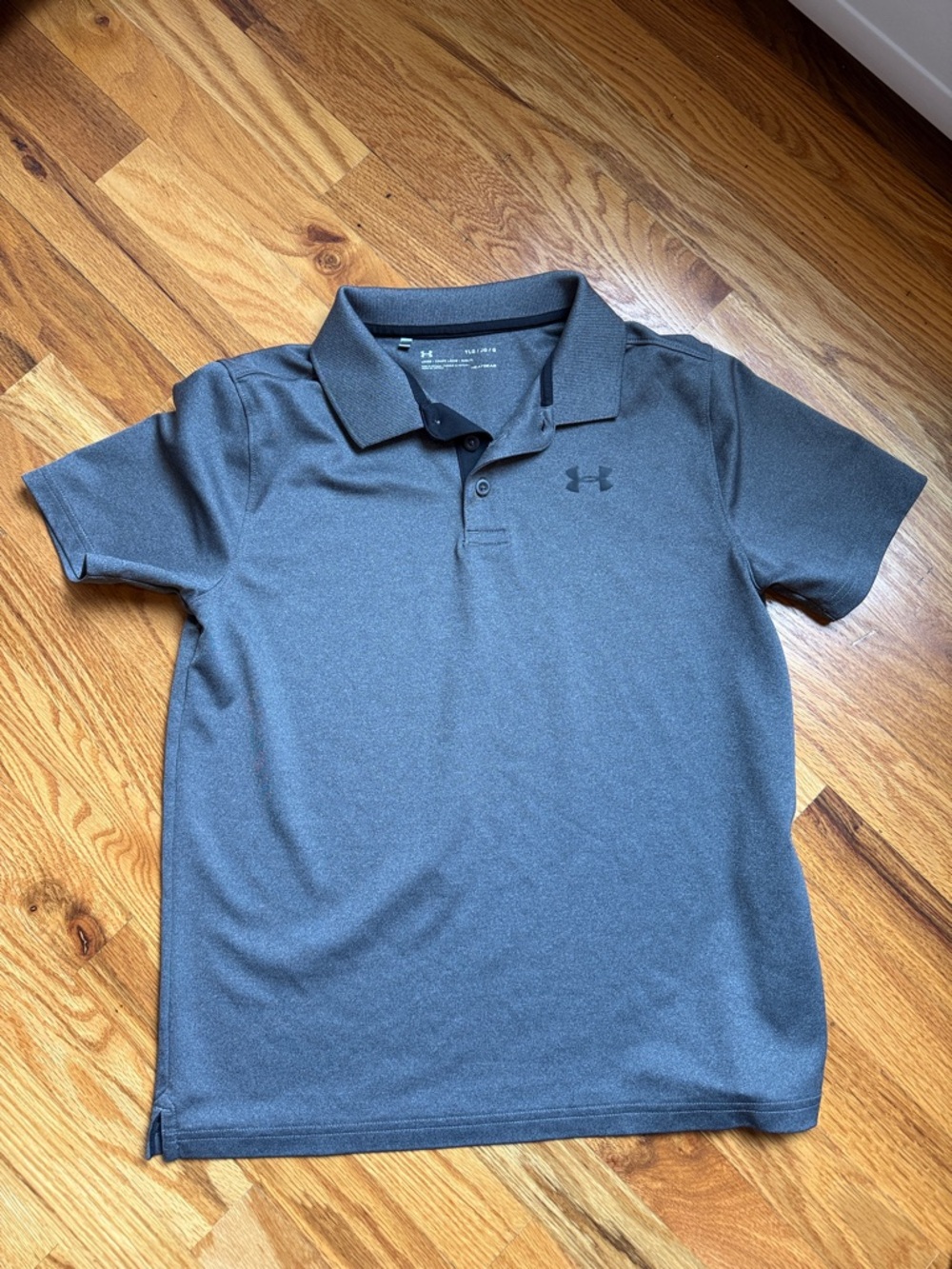 Under Armour Youth Large Bundle - Picture 5 of 9